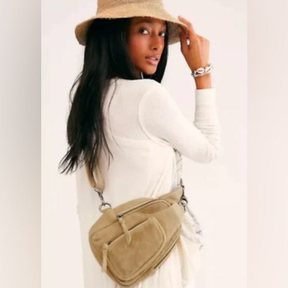 Free People Handbags - Free People Crossbody Hudson Sling Bag
